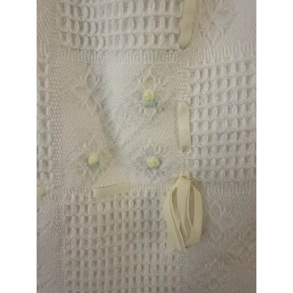 Vintage Kids Count open-weave acrylic baby blanket  Ribbon Fringe 36x40 1970's